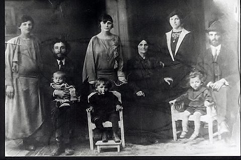 The Weisz and Feldman households of Apagy, c. 1922