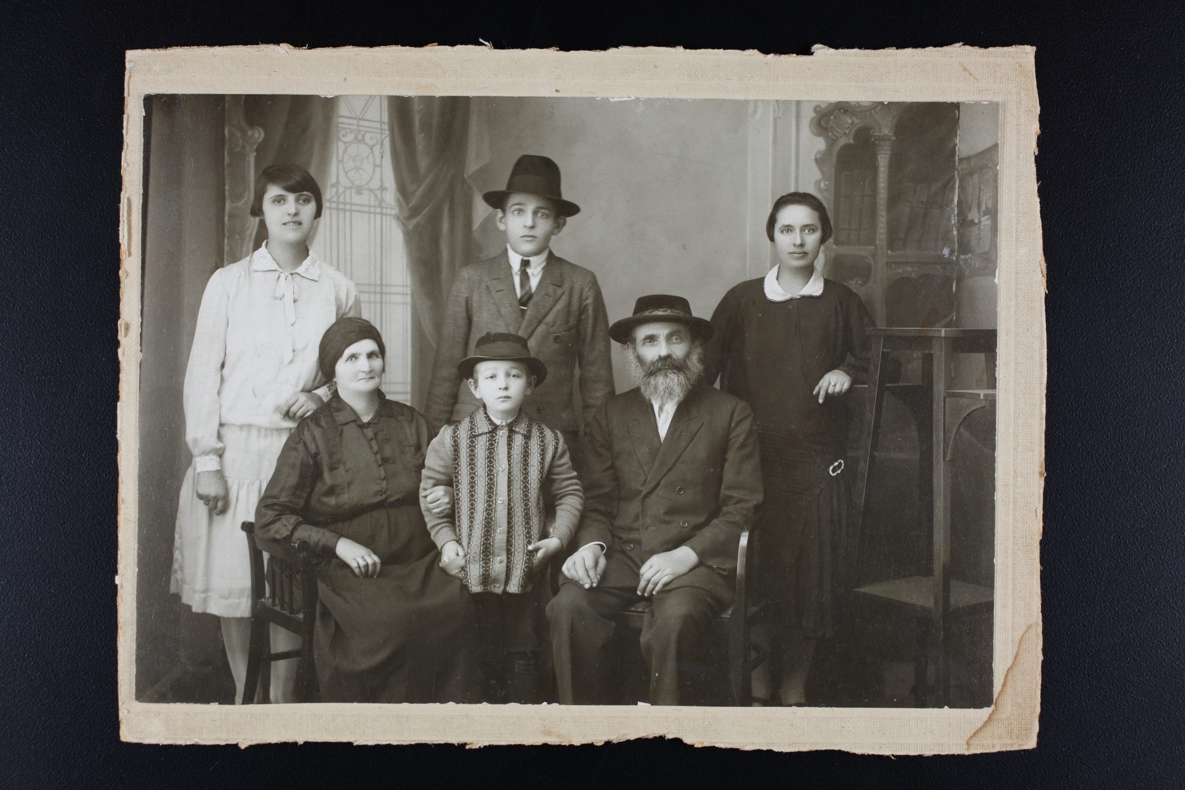 The Weisz family of Apagy, c. 1925